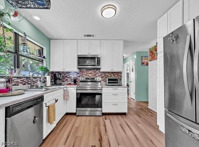 Foto del edificio - 141 Rainbow Dr NW