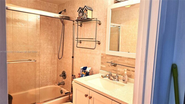 Foto del edificio - 1965 S Ocean Dr