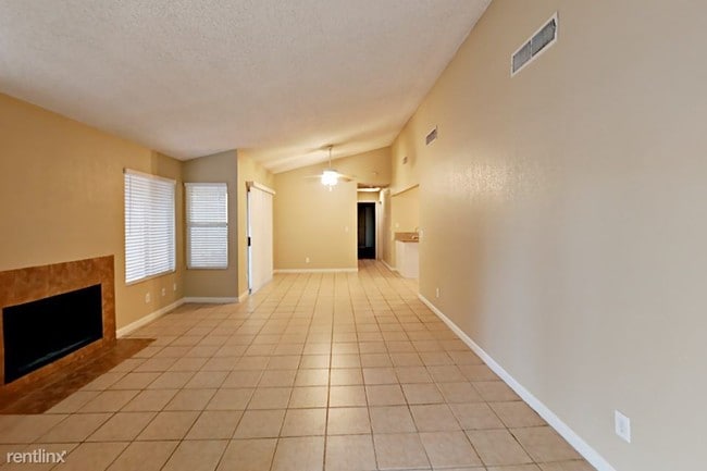 Building Photo - 5429 Requa Ave