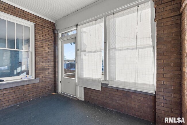 Foto del edificio - 1816 W Callender Ave