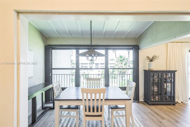 Foto del edificio - 3207 S Lakeview Cir