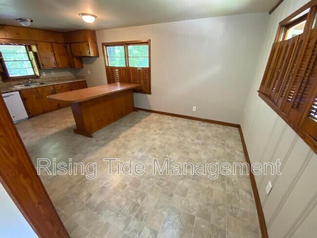 Foto del edificio - 537 Camellia Rd