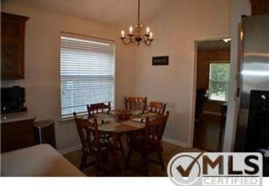 Foto del edificio - 6812 Whitestone Dr