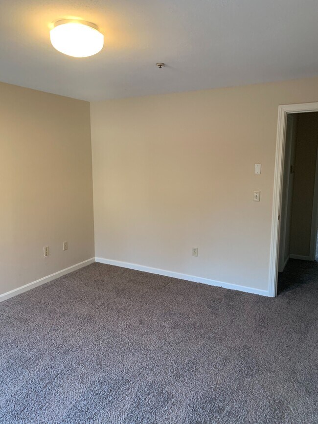 26 Hillside Dr, Dover, NH 03820 Townhome Rentals in Dover NH