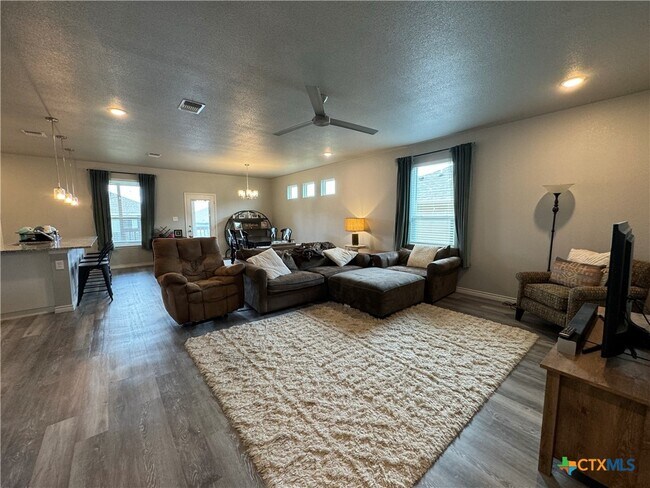 Foto del edificio - 7809 McCulloch Rd