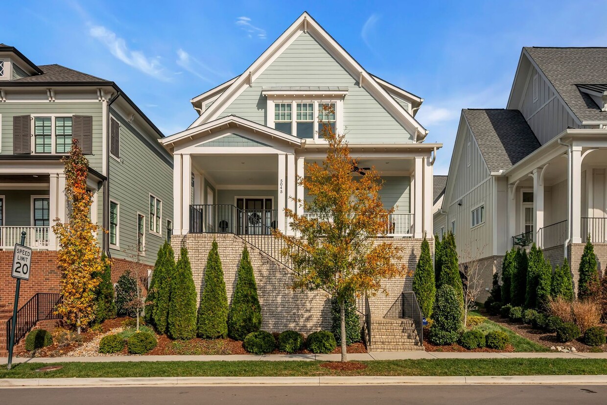 Primary Photo - Fully Furnished 4 Bedroom w/ Office in Westhaven Neighborhood