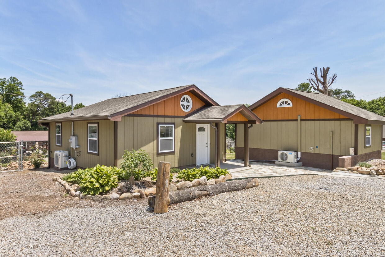 152 Oak Hill Rd, Candler, NC 28715 House for Rent in Candler, NC