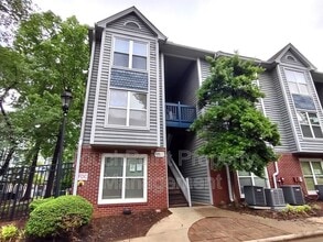 Building Photo - 505 N Graham St