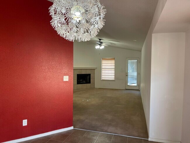 Building Photo - 673 Alice Walter Ct