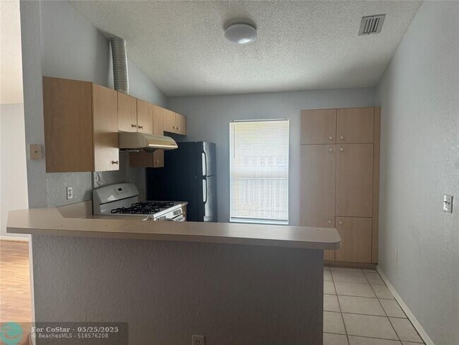 Foto del edificio - 8990 NW 53rd Ct