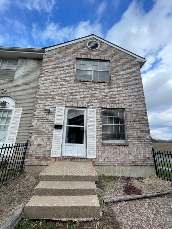Primary Photo - 9273 Nieman Rd