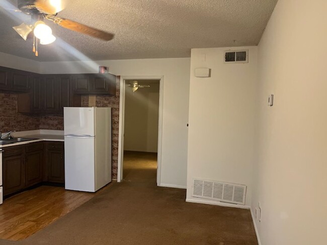 Building Photo - Location is everything! 1 bed 1 bath Bento...