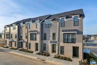 Building Photo - 453 Fennel Rd