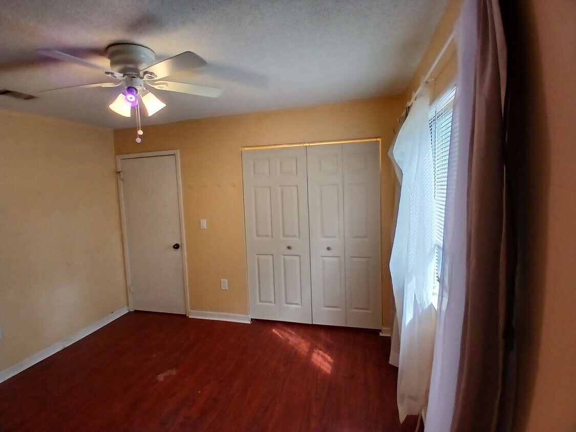 Building Photo - 618 Oaks Hollow Ct