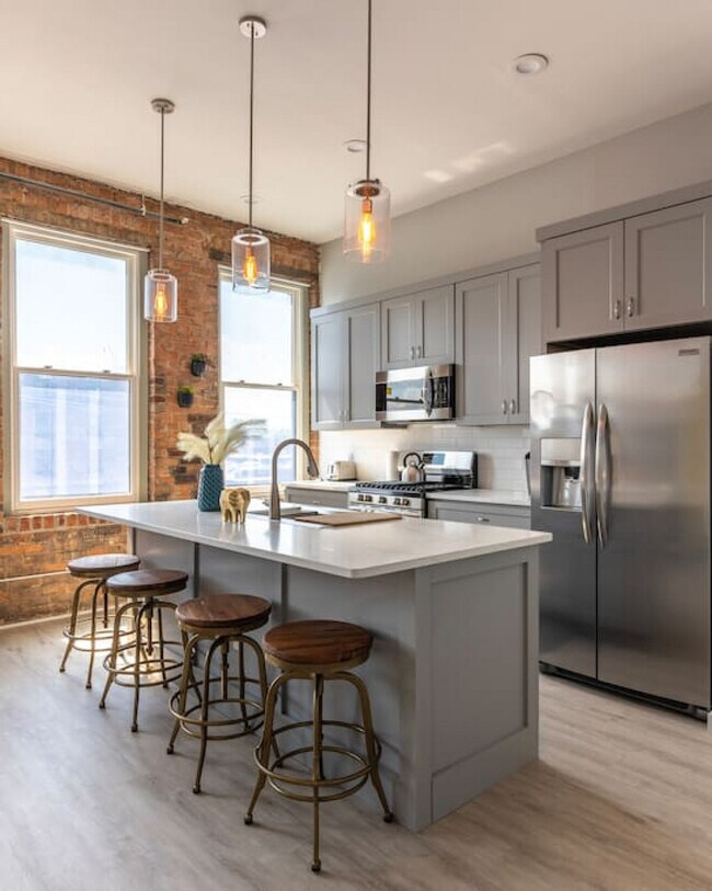 Foto del edificio - 1906 Elm St