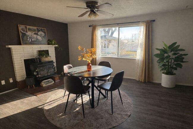 Building Photo - 10380 N 6800 W