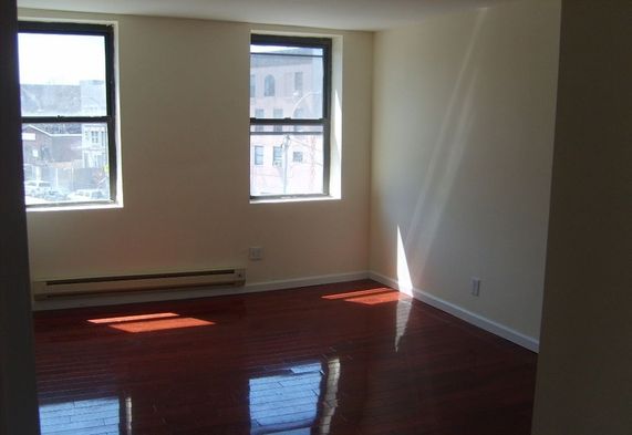Primary Photo - 1010 Fulton St