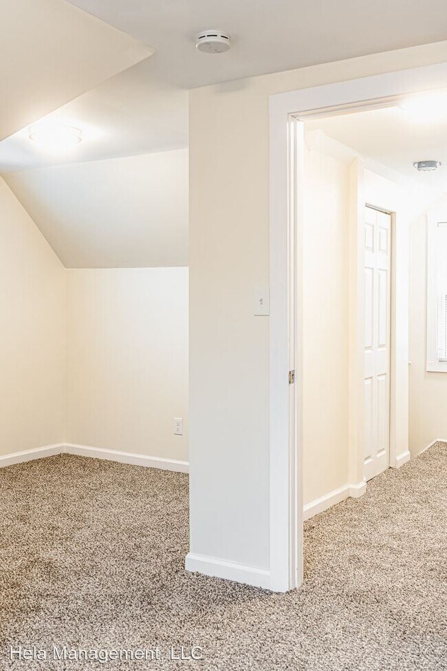 Building Photo - 3 br, 1 bath House - 8734 W. Seven Mile