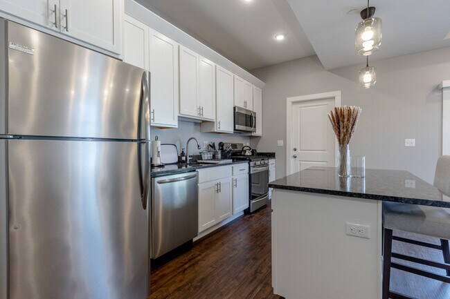 Foto del edificio - 870 E 5th St