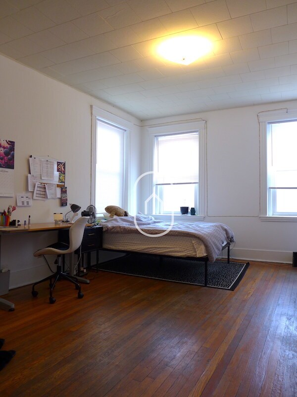 Building Photo - 62 Louis Prang St