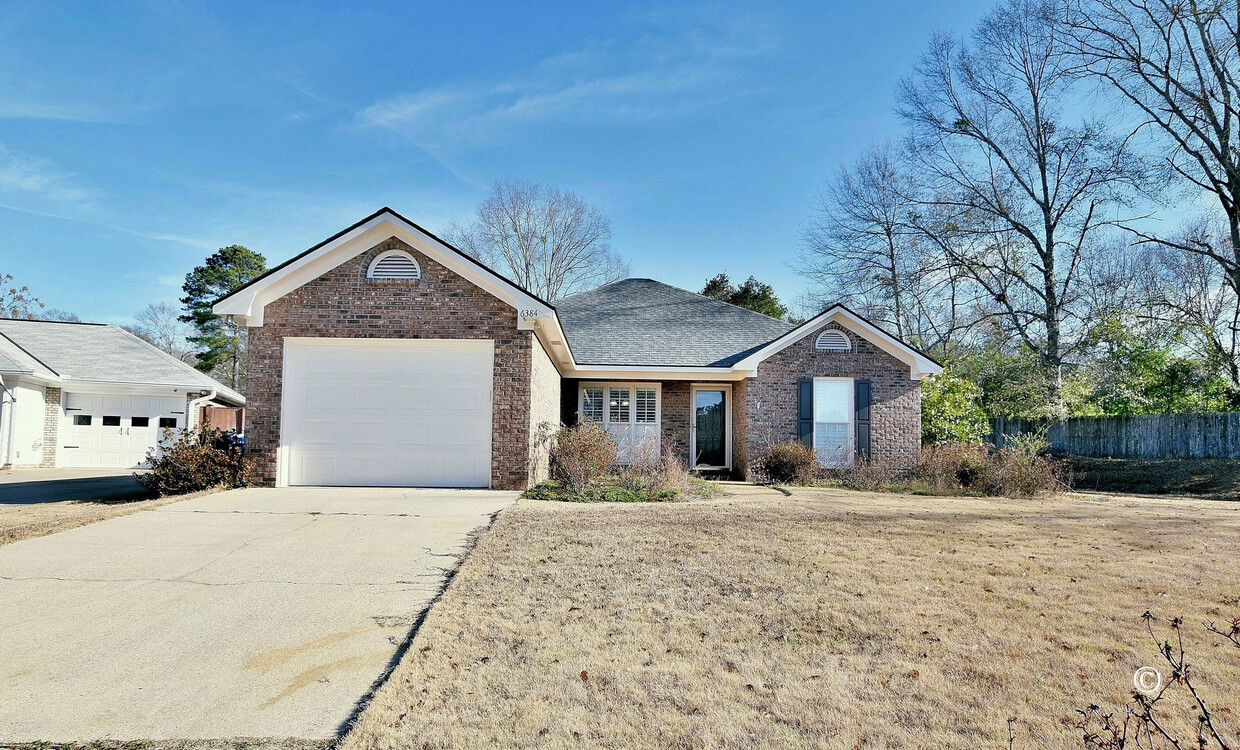 Foto principal - 6384 Blanchard Ct