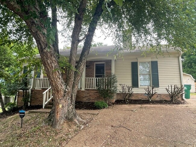 Photo - South Nashville off Nolensville Rd close t... House