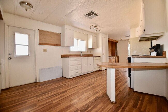 Building Photo - 3 bed 2 bath Mesa home in a quiet neighbor...