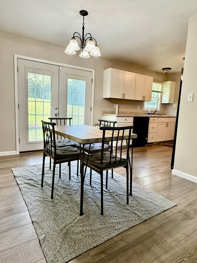 Building Photo - 3 Bedroom Available in Ellettsville NOW! $...