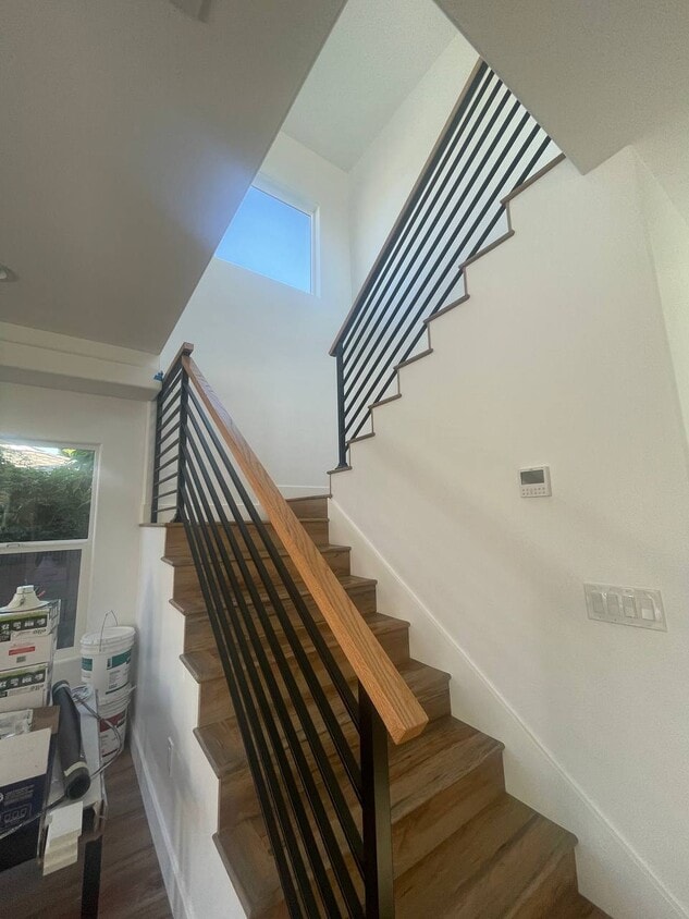 Foto principal - 6536 Halifax Dr