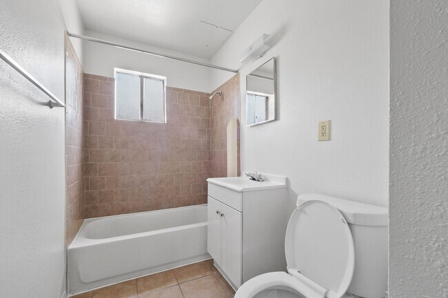 Foto del edificio - La Paloma Village Apartments