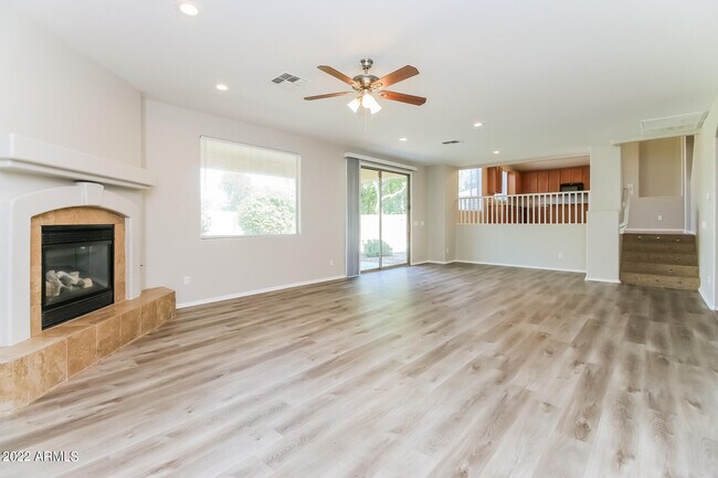 Building Photo - 6664 S Wilson Dr