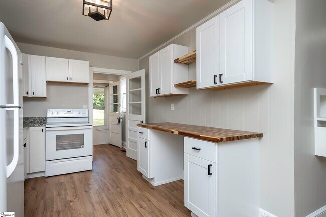 Foto del edificio - 379 S 577