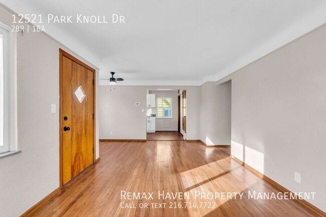 Foto del edificio - 12521 Park Knoll Dr