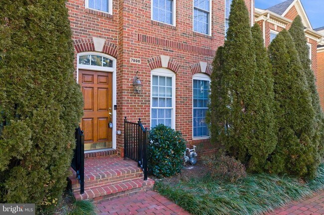 Foto del edificio - 7996 Reserve Way