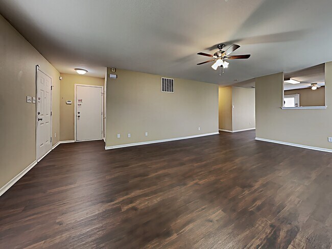 Building Photo - 901 Westpointe Drive
