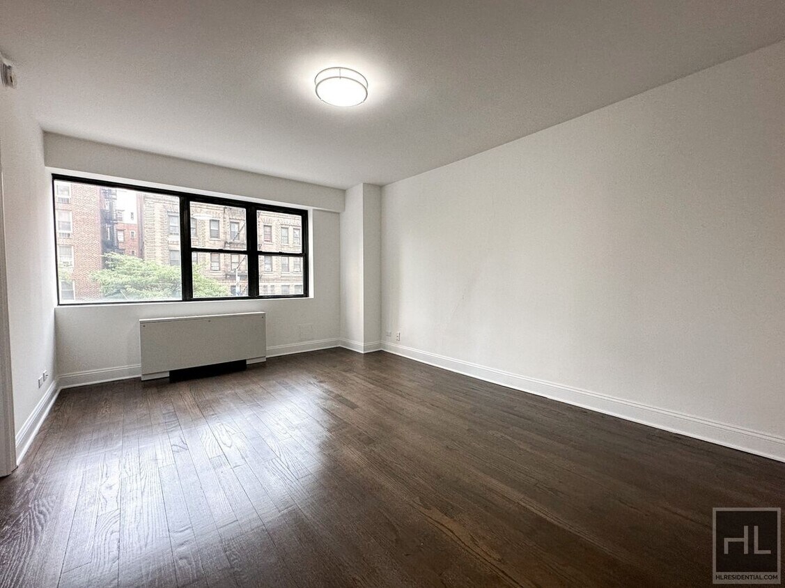 Foto principal - E 16 ST