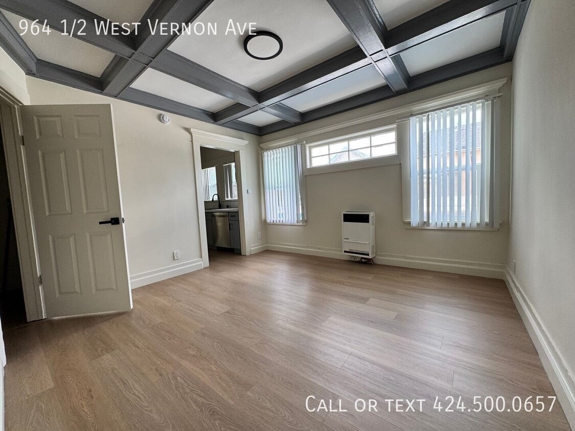 964 1/2 West Vernon Ave- - 964 1/2 West Vernon Ave-