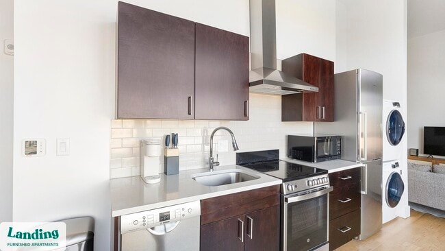 Building Photo - 135 Adams St