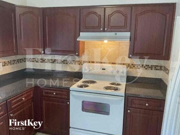 Foto del edificio - 8313 Oleander Ln