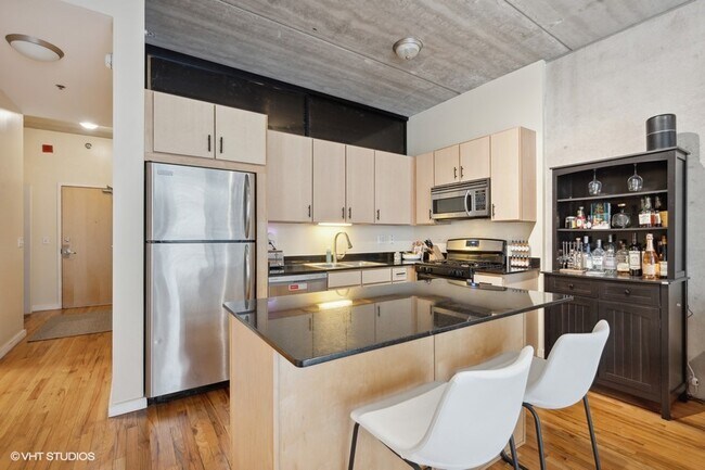 Foto del edificio - 630 N Franklin St