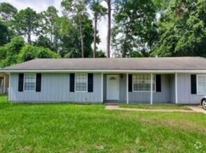 Building Photo - 131 N Palm Dr
