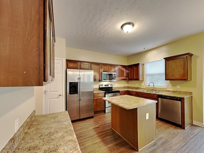 Building Photo - 270 Huntington Dr