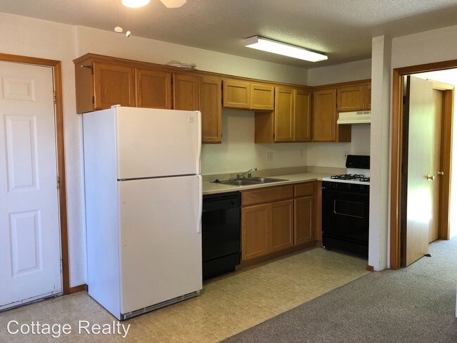 Building Photo - 1472 Terrace Ln