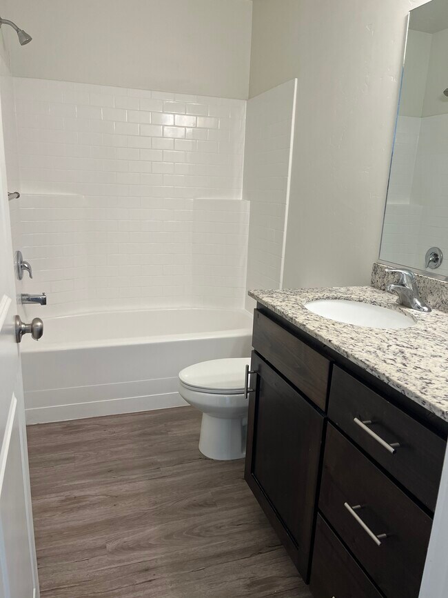 Foto del edificio - 2155 N 550 W