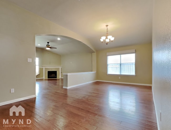 Foto del edificio - 333 Hidden Brook Ln