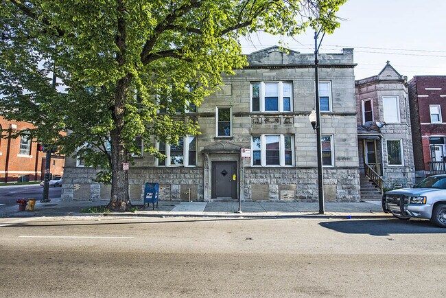 Foto del edificio - 3560-64 W Cermak Rd