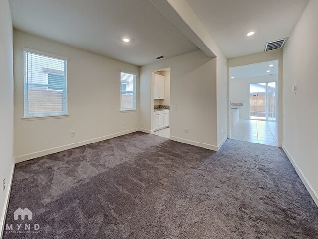 Building Photo - 6130 Red Sun Dr