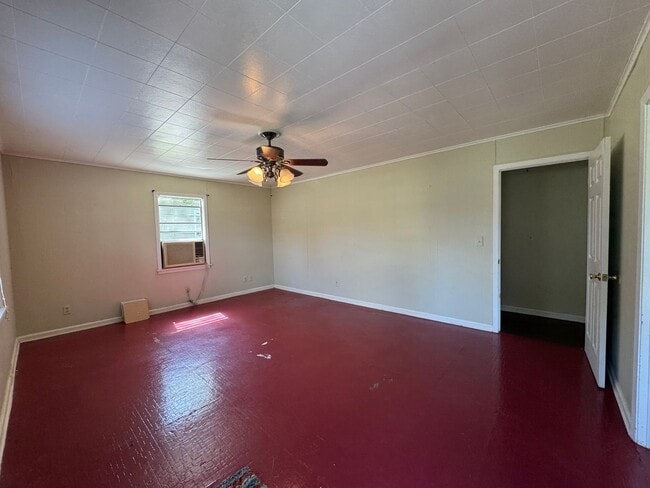 Building Photo - 3 Bed 1 Bath House