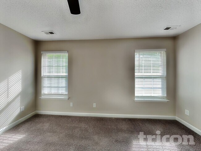 Building Photo - 1024 Crowders Woods Dr
