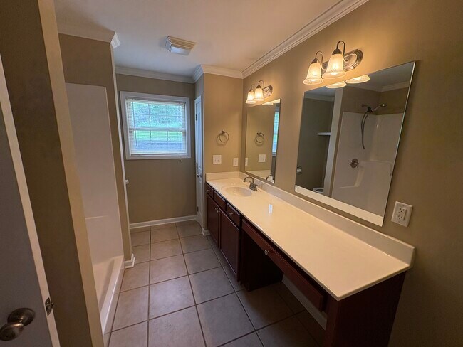 Foto del edificio - 163 Browns Rd